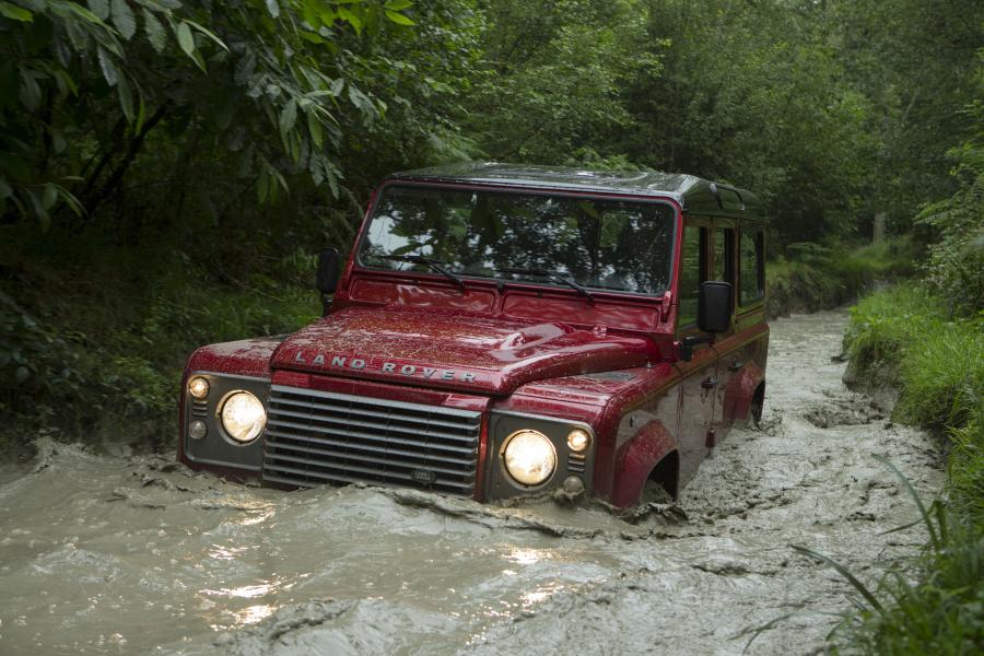  Land Rover Defender 110 2013 года  (фото 5 из 11)